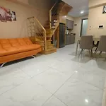 Huge Family Room Jati Junction - Pool & Gym
