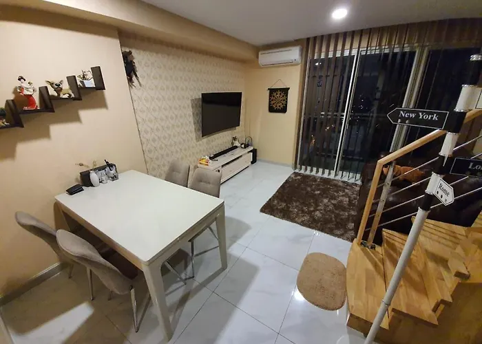 Huge Family Room Jati Junction - Pool & Gym