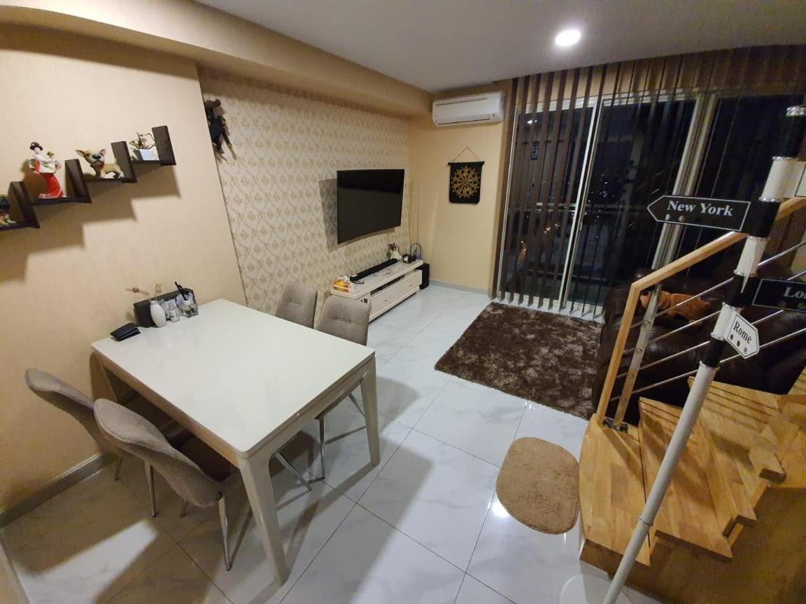 Apartemen Huge Family Jati Junction - Pool & Gym